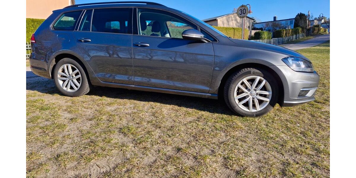 VW Golf 118.000 km 13.400 &euro; Warin 19417